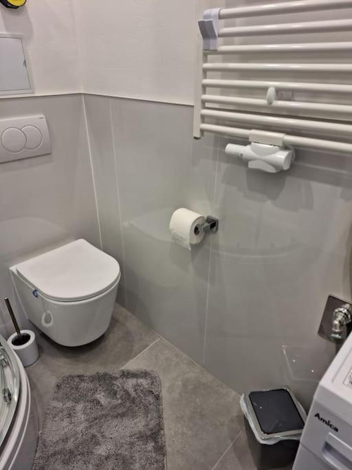 Kleines City Apartment Швейнфурт Экстерьер фото